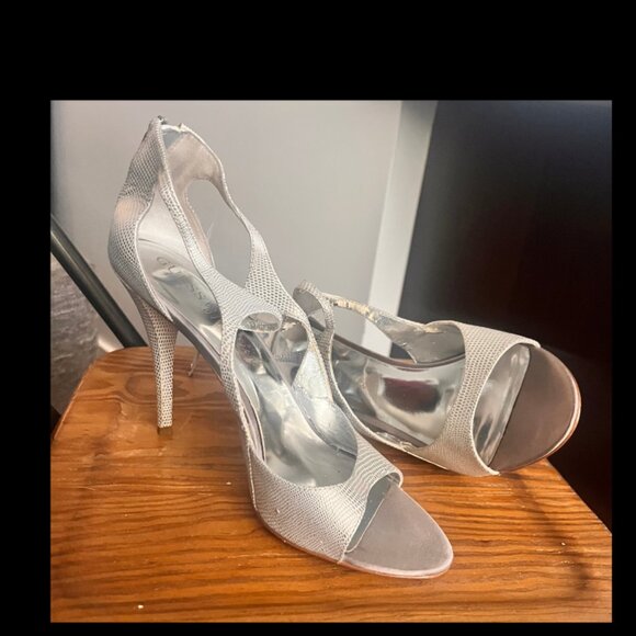 Guess Marciano Silver Strappy Sandals – Glamorous & Elegant Size 9 - Picture 4 of 4